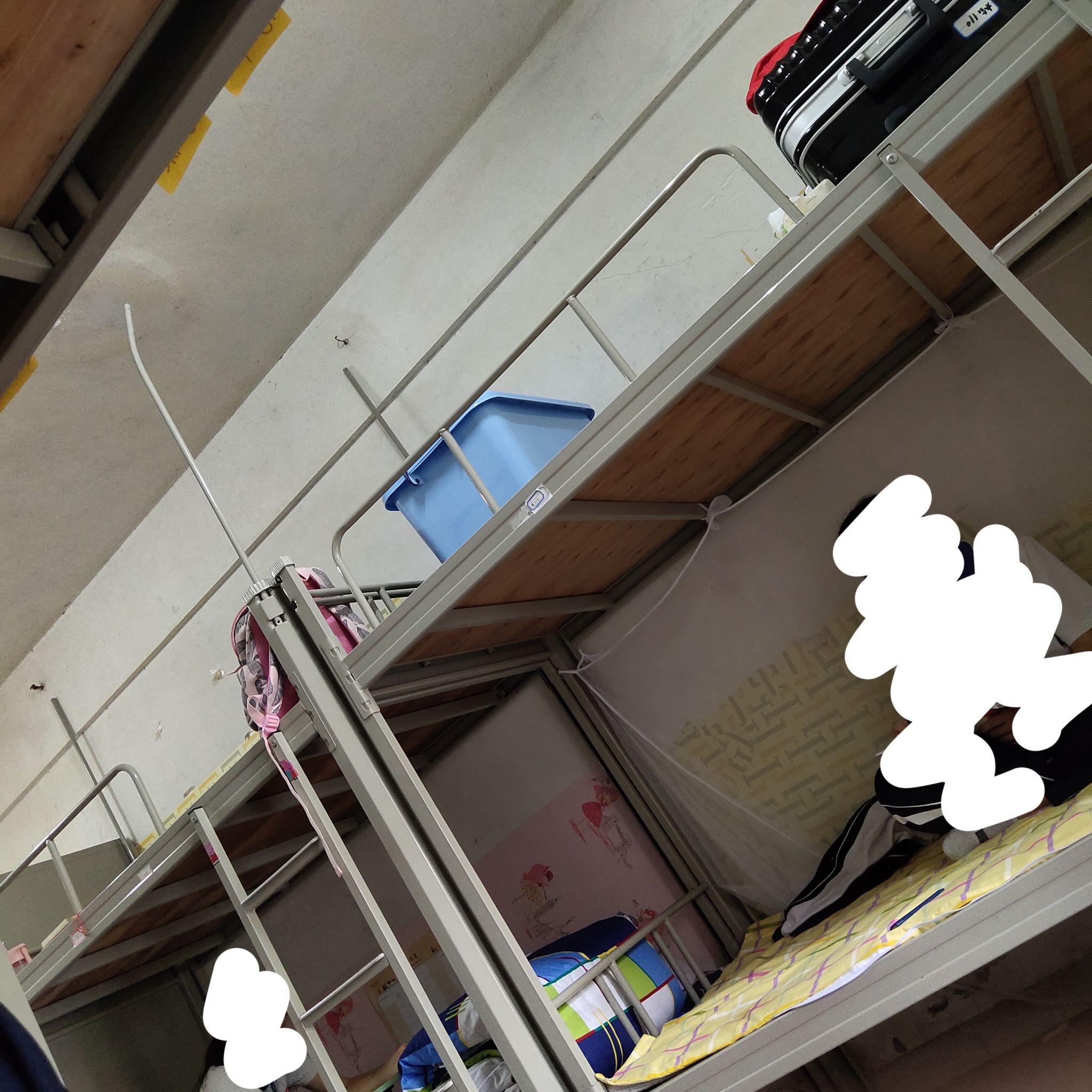 深圳市松岗中学宿舍图?