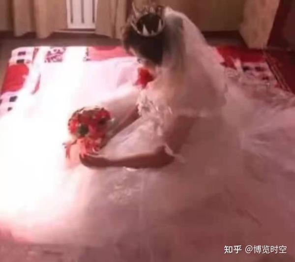 男子刷短视频时竟然看到妻子和别人结婚 报警得知是骗婚 3738