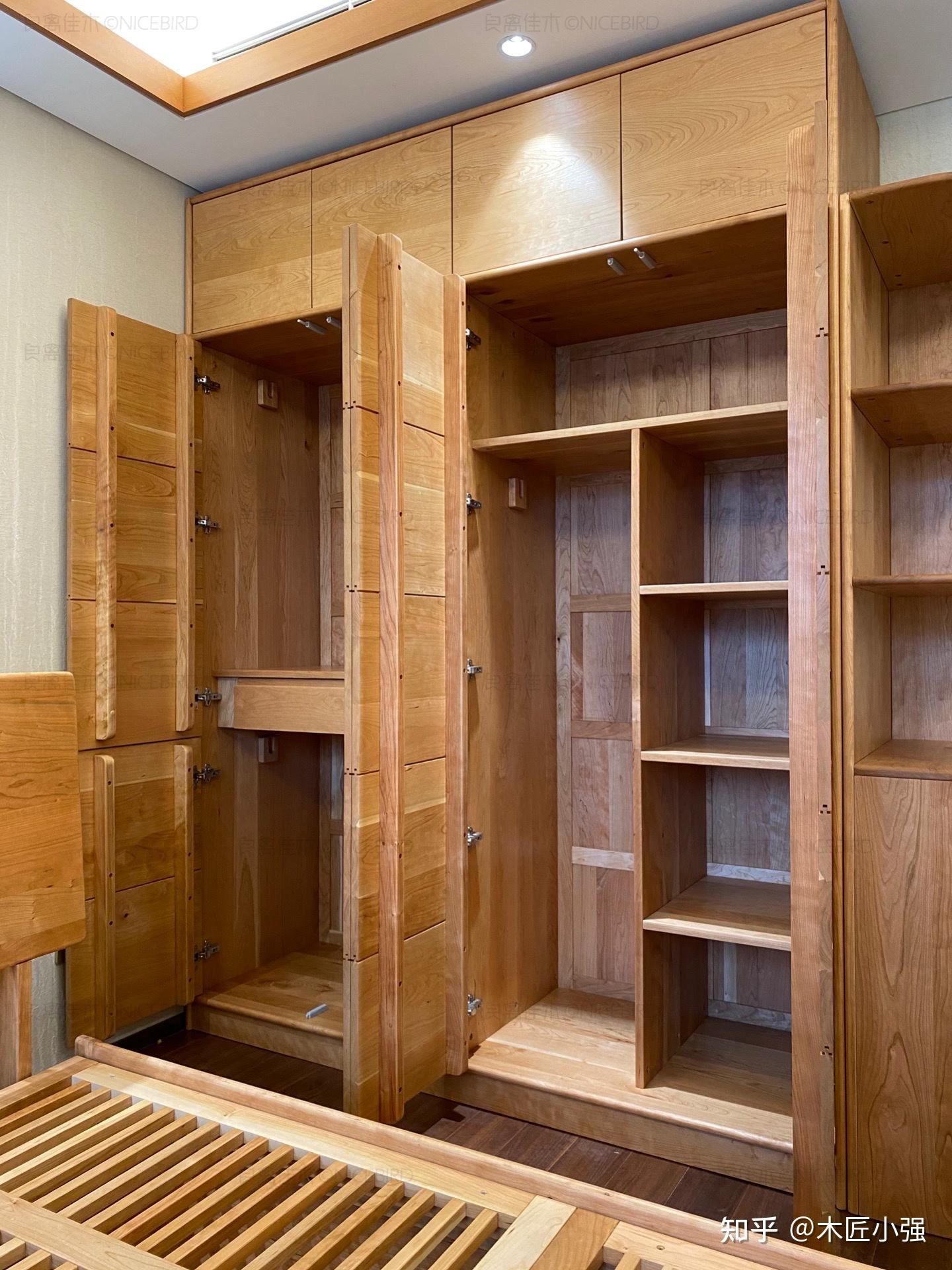 berneck欧松板做柜体投影1200一平,北美樱桃木做门板大回纹造型1800.