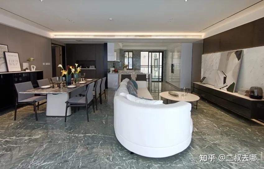 今明两年，刚需买房如果不想被坑，牢记这7字：“买旧、买大、不买三”！ - 知乎