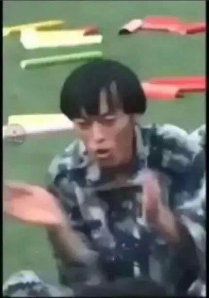 牌牌琦19岁千万主播的神奇和孤独