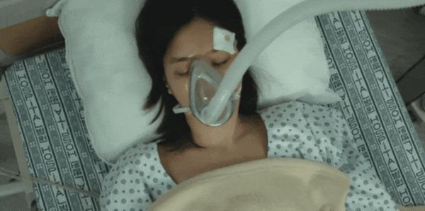 《坐白车的女人》烧脑+惊悚+悬疑，层层反转！