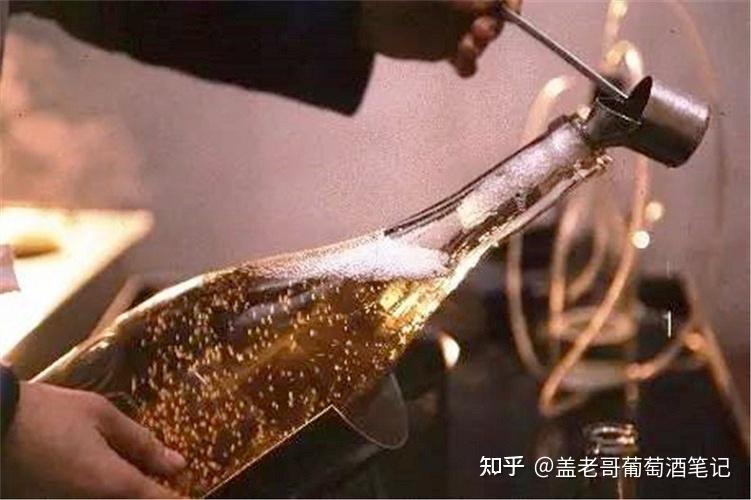 【葡萄酒知识】起泡葡萄酒的酿造方式，气泡的由来！ 知乎
