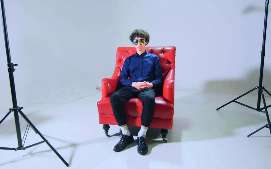 精神病患者还是天才一起看庞麦郎的精神和音乐世界