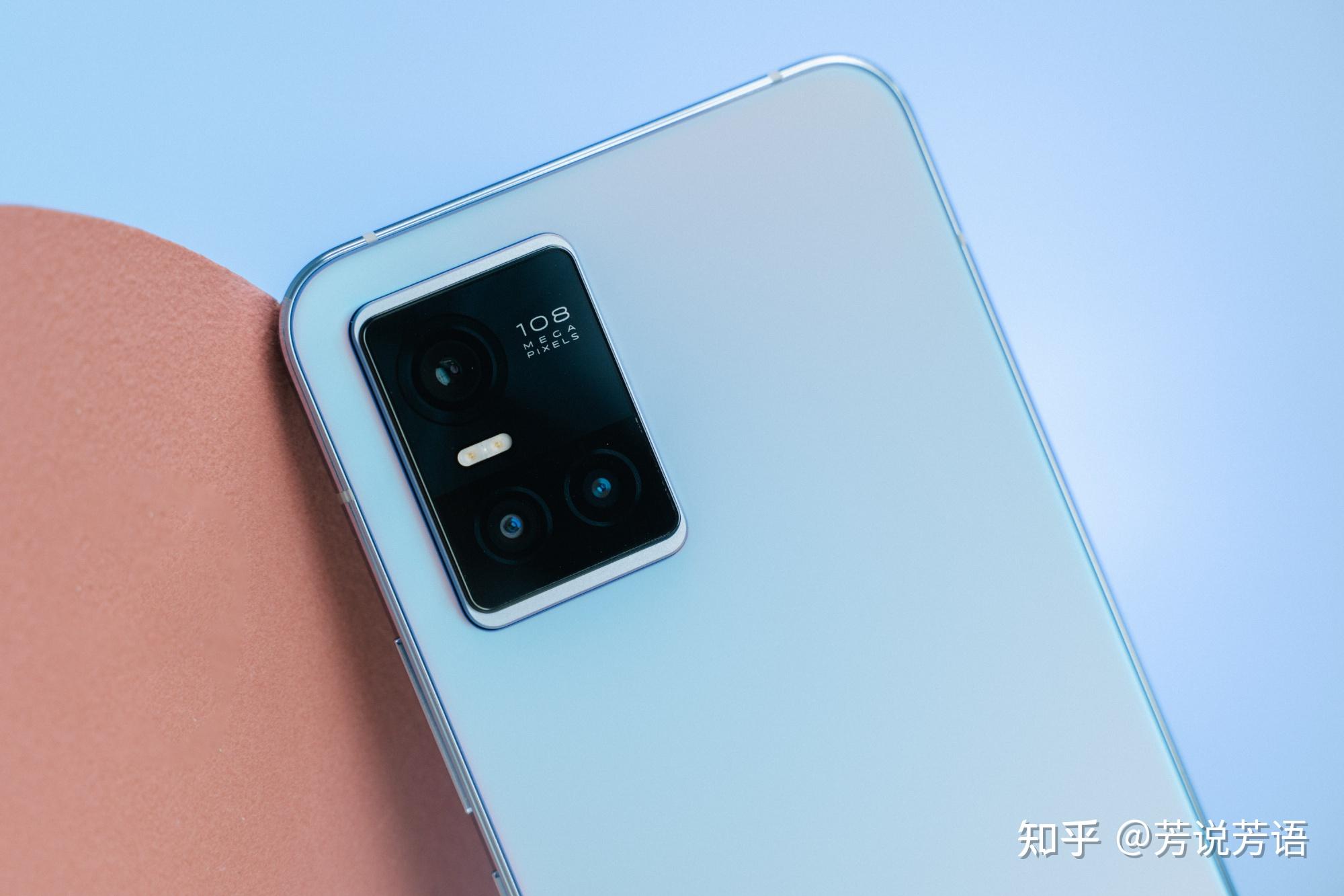 vivo s10 pro的後置相機像素高達1.08億像素,傳感器尺寸高達1/1.