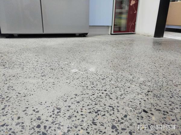 迪卡侬的水泥地面是怎么做出来的 知乎