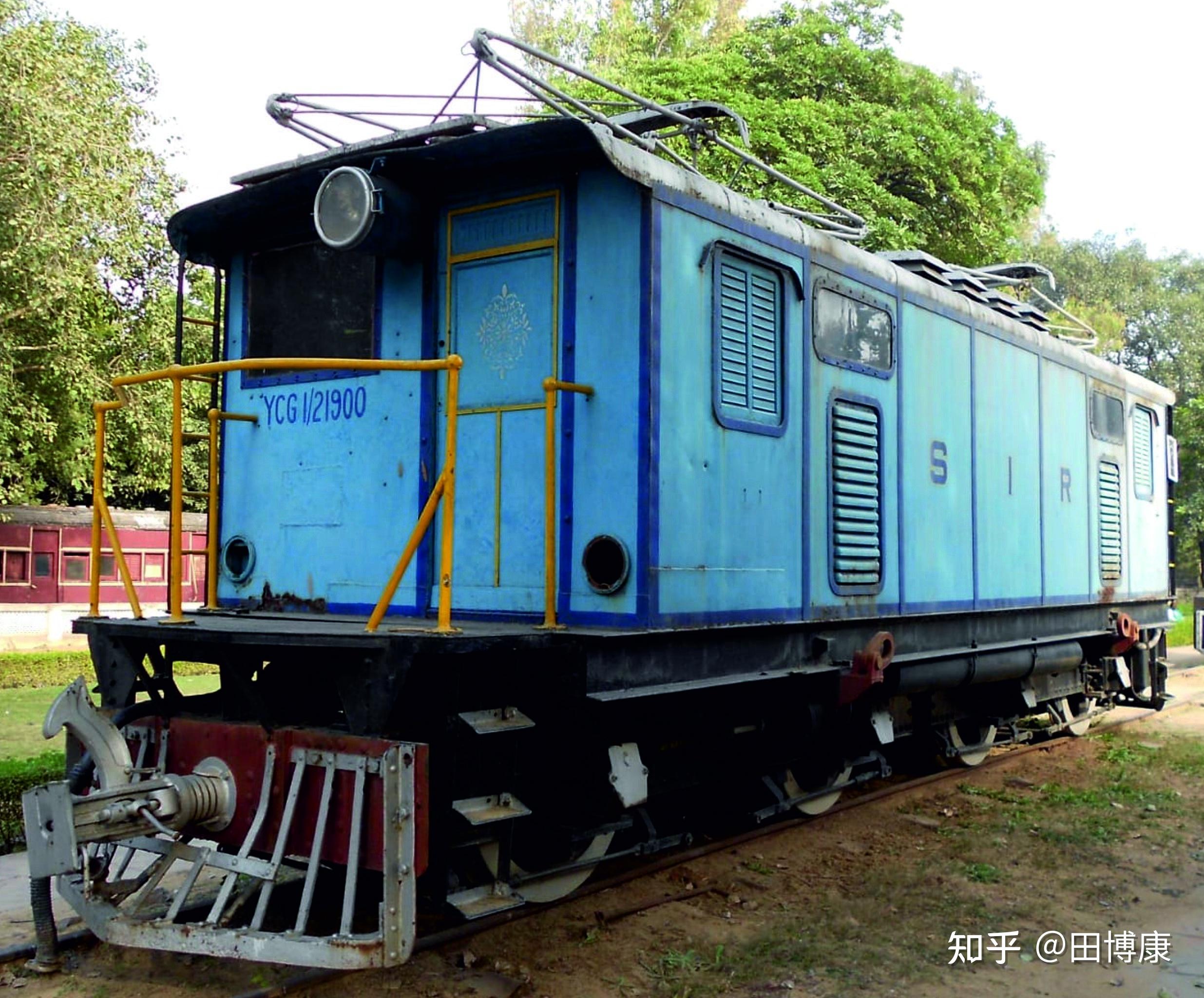 南印度铁路导入了电力机车与电动车组,下面将会简略介绍