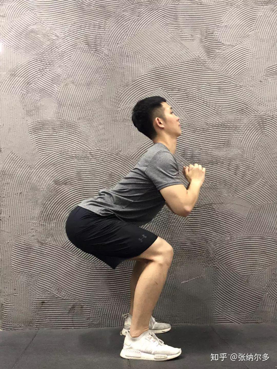 人人都能看懂的自重深蹲教学