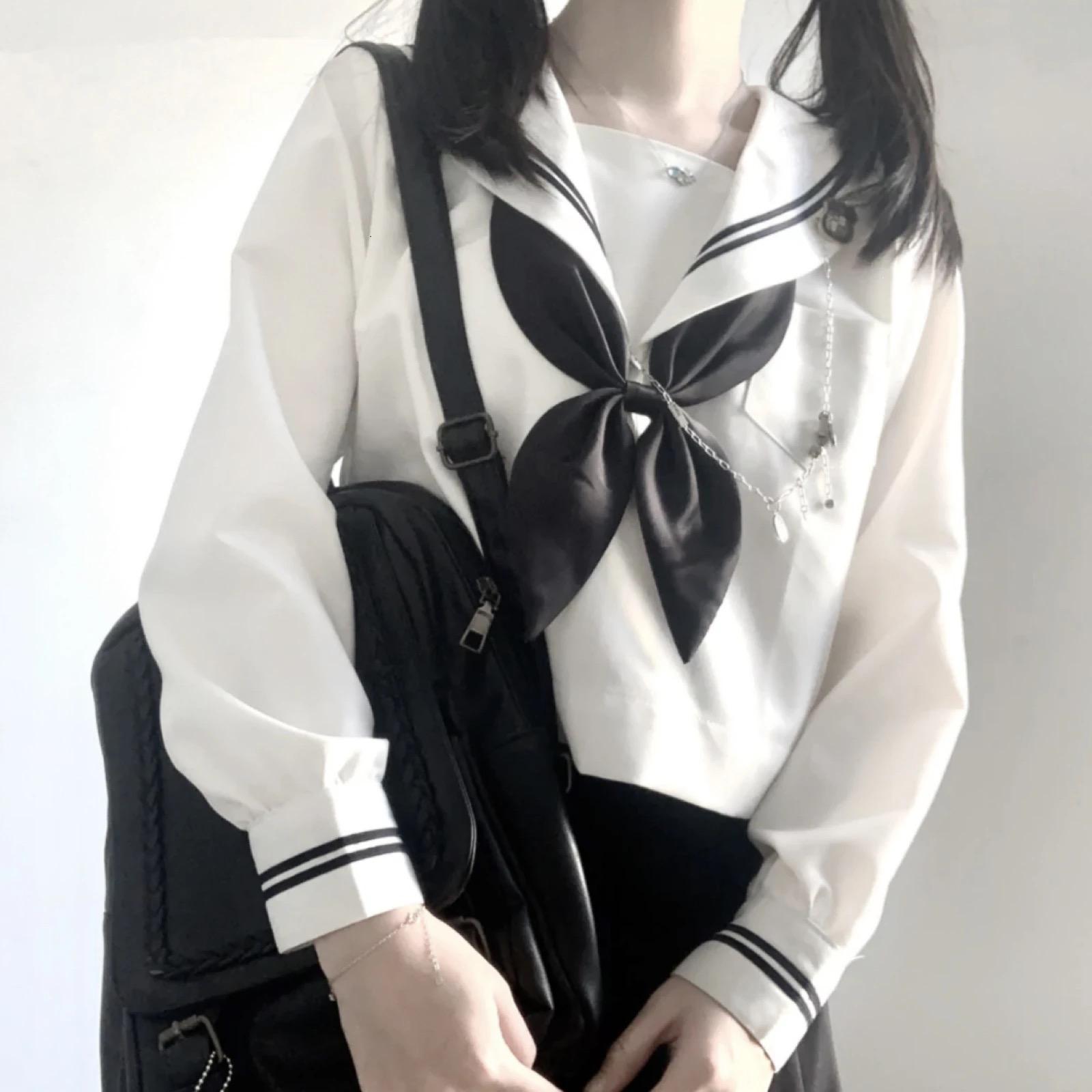 有没有那种穿jk的女头像