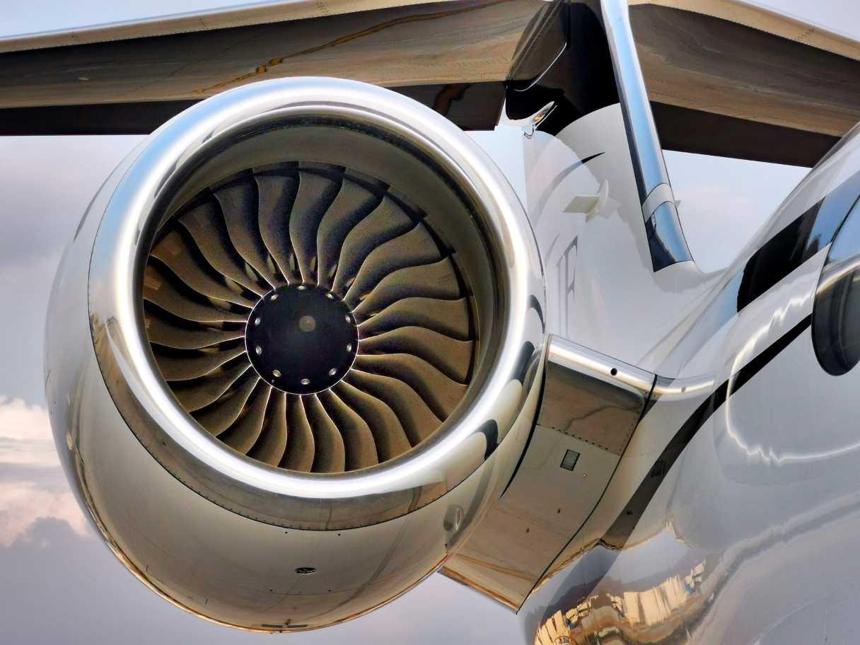 飞机螺旋桨是不是叶片越多越好? - 知乎