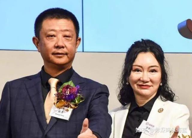 其中,人们最为熟悉的海底捞创始人张勇,舒萍夫妇已经连续3年登上榜单.