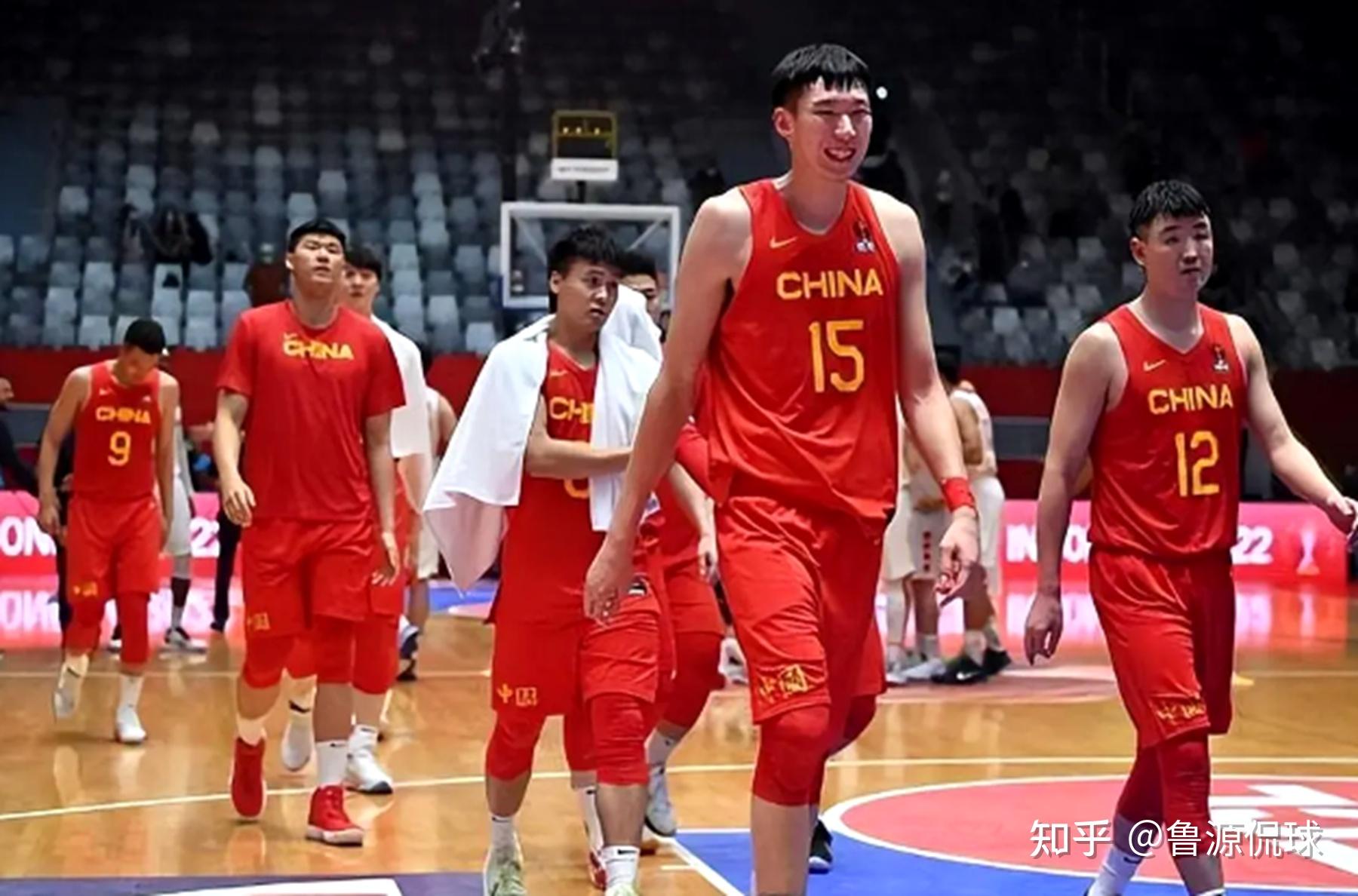 中国男篮主教练杜锋解读国家队集训名单，易建联入选展现“榜样力量”——