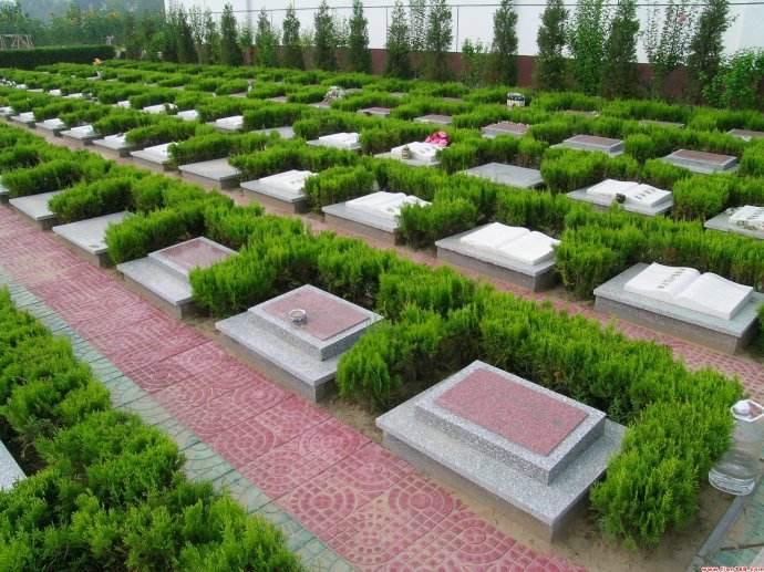 中国人都相信死后需要立命的说说法,那么我们应该怎么看墓地的风水