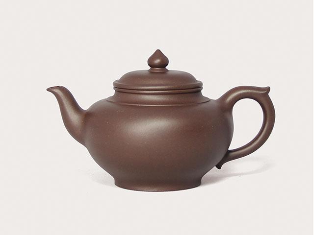 图/笑樱 制/张菊萍 高级工艺美术师而这种不同器型的紫砂壶既带来审美