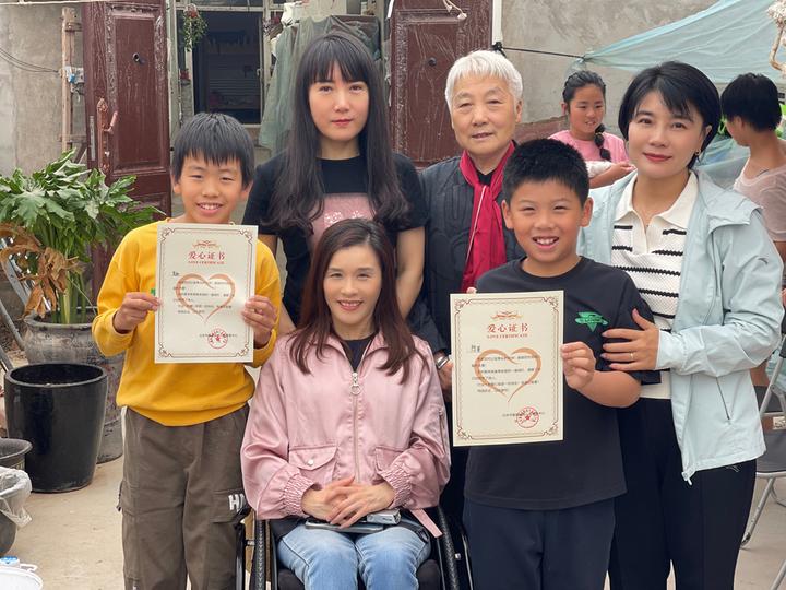 体操世界冠军莫慧兰携手桑兰走进365晨光宝贝之家