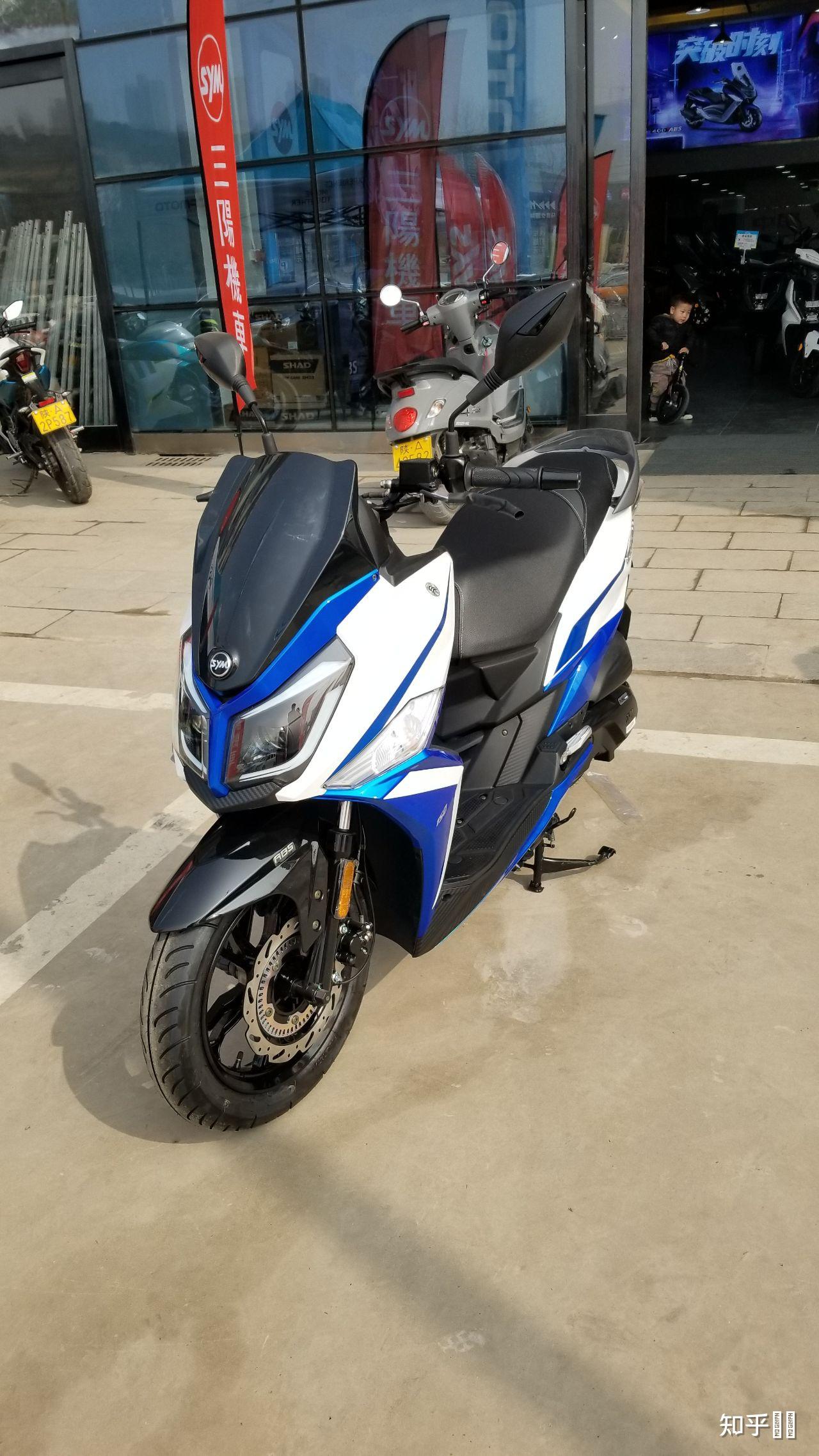 想买一辆两万万左右的踏板摩托车有哪些车型比较适合女孩子