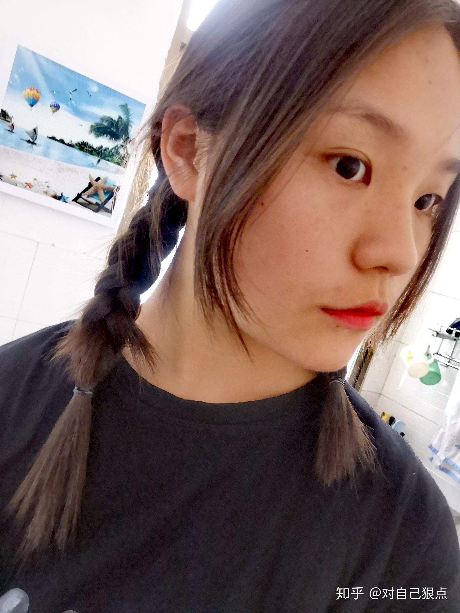 头发超级硬发量巨多的女生适合什么发型