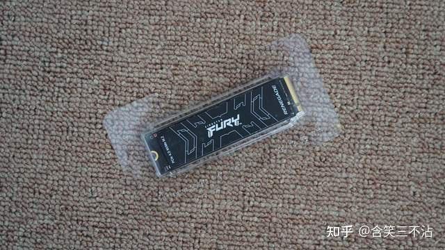 艾尔登法环太火了,于是打造了一台能在4K分辨率下畅玩它的黑白主机 第30张 艾尔登法环太火了,于是打造了一台能在4K分辨率下畅玩它的黑白主机 第30张