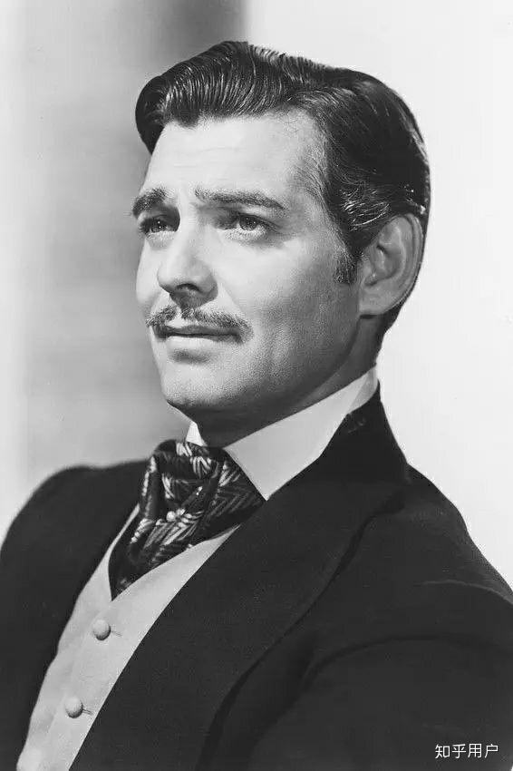 《飘》里的郝思嘉和白瑞德,《唐顿庄园》里的玛丽和理查德,为什么前者