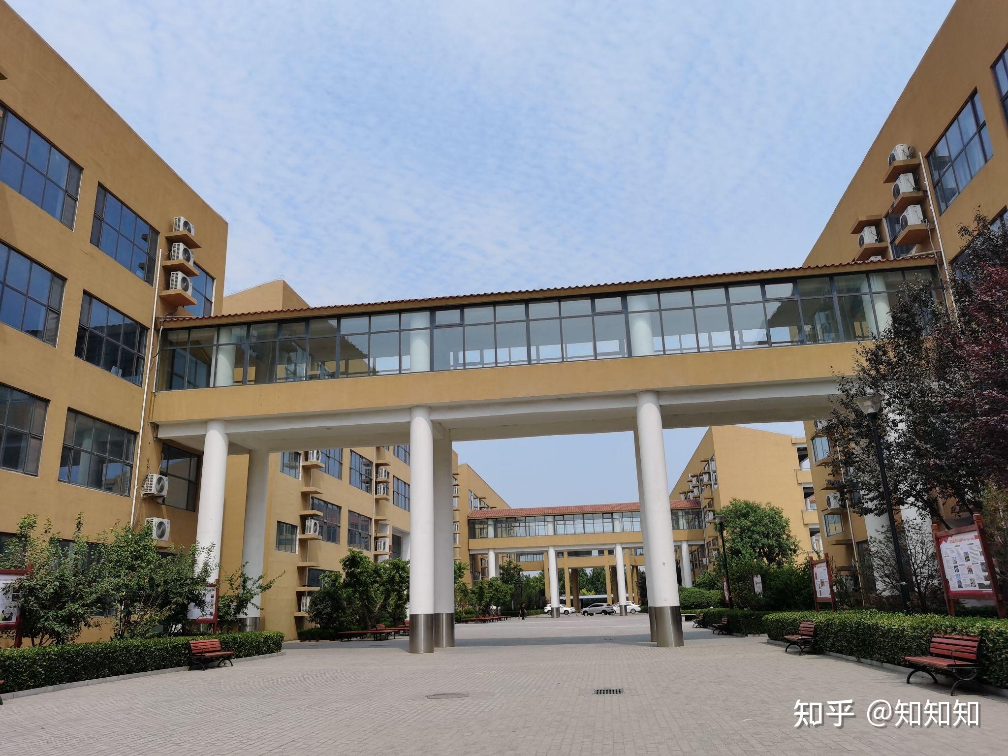 邯郸市二中住宿条件和食堂怎么样啊?有没有独立卫生间(下一届新生)?