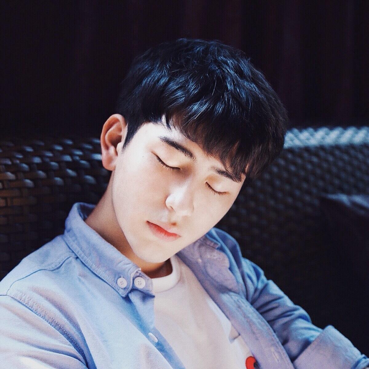 男生有一个特别帅的男朋友是什么体验