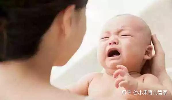 宝宝睡觉总是摇头晃脑是生病了吗？这3种可能是家长要注意的