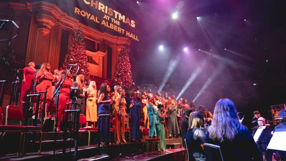 见证历史华人女高音歌唱家皇家阿尔伯特音乐厅开唱现场震撼