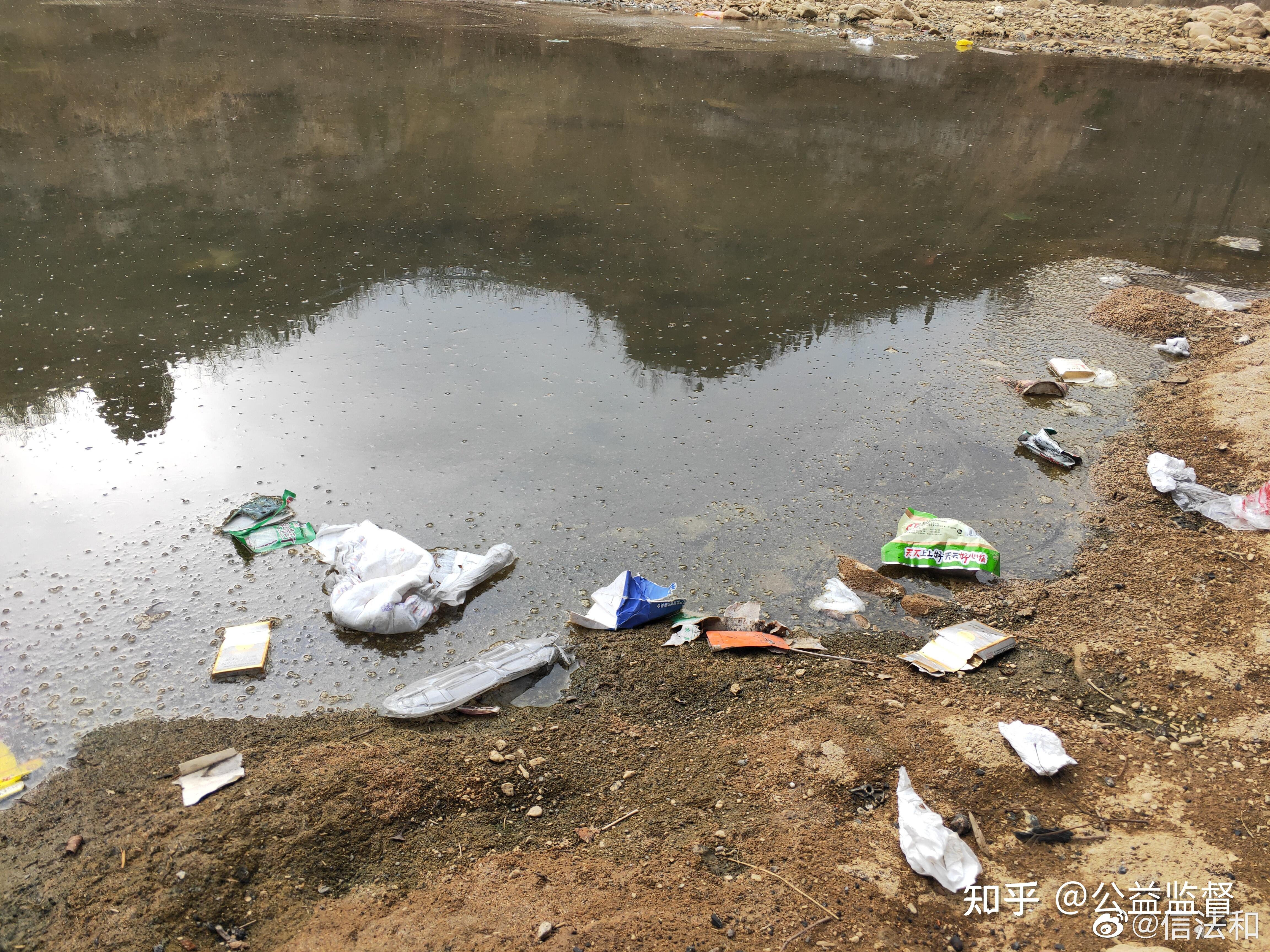 商洛:丹江河遭垃圾污染严重 监管部门漫不经心