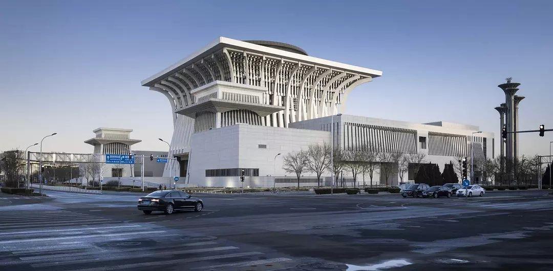 在我本科读彭一刚先生的《建筑空间组合论》的时候,就隐隐感觉到嗣乔