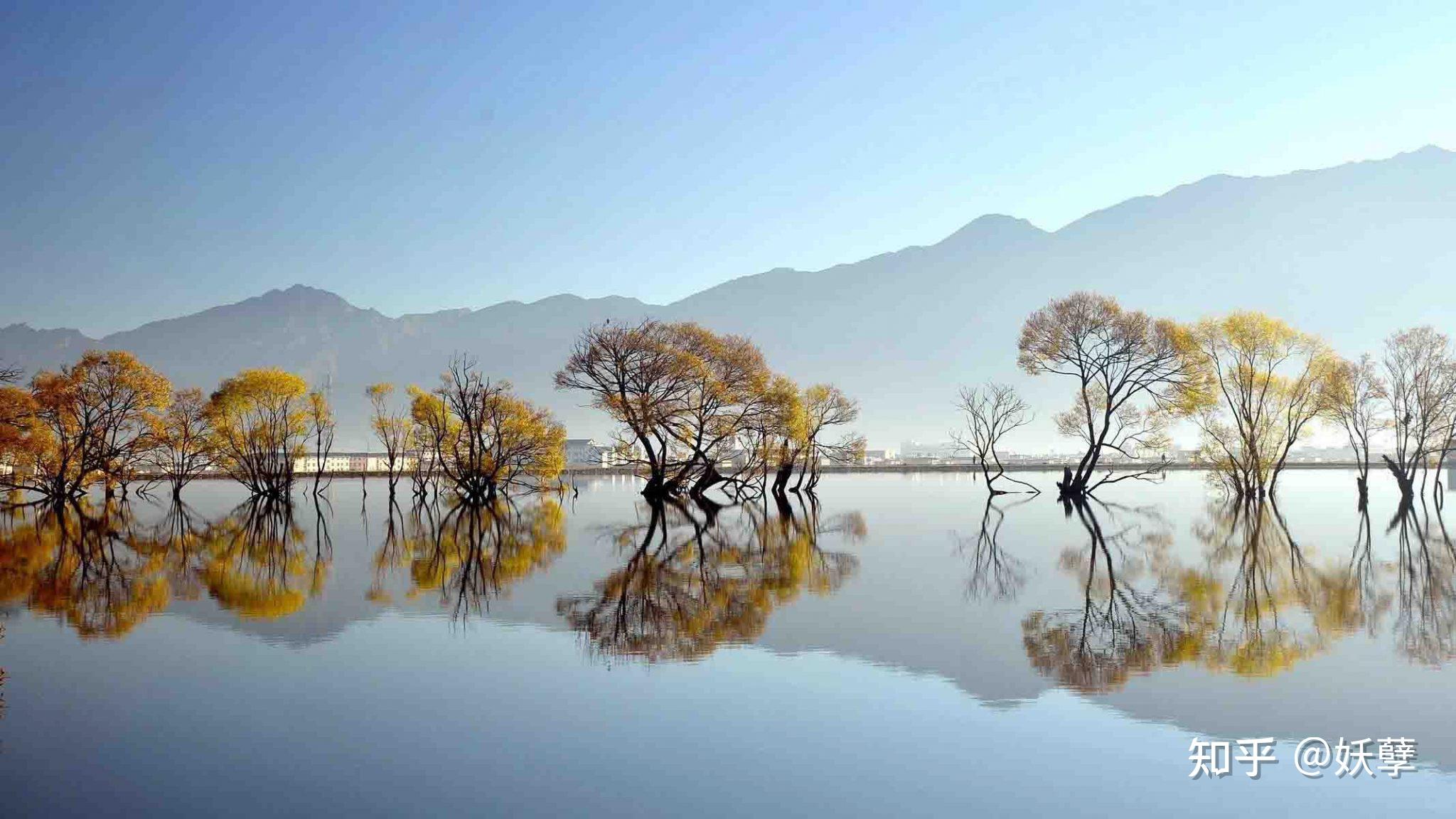 大理银都水乡新华村景区:云南大理白族银器历史悠久,品类纷繁,特色