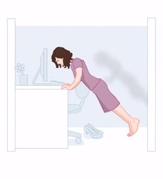 将手放在桌子边缘,与肩宽,腿在身后.用尽可能多的力去推.