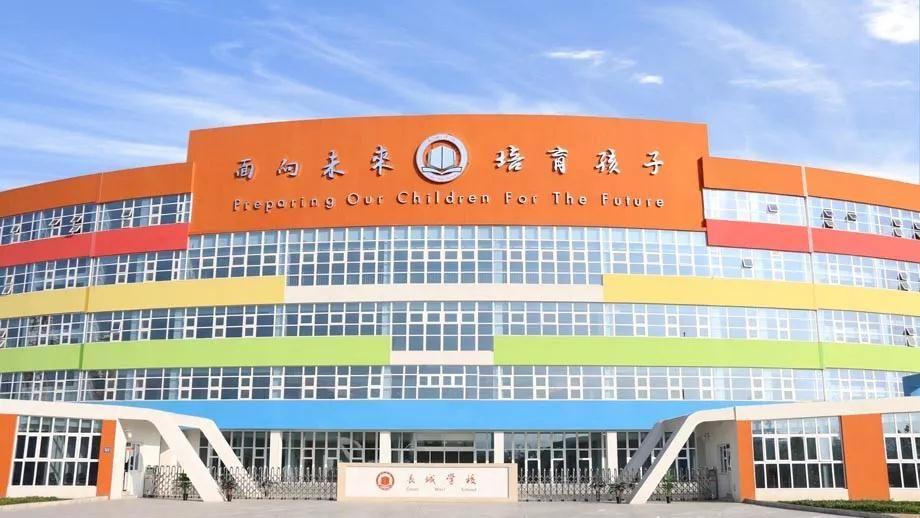 中国机长火了国庆没有看赶快补课懂行的人看出了背后的故事