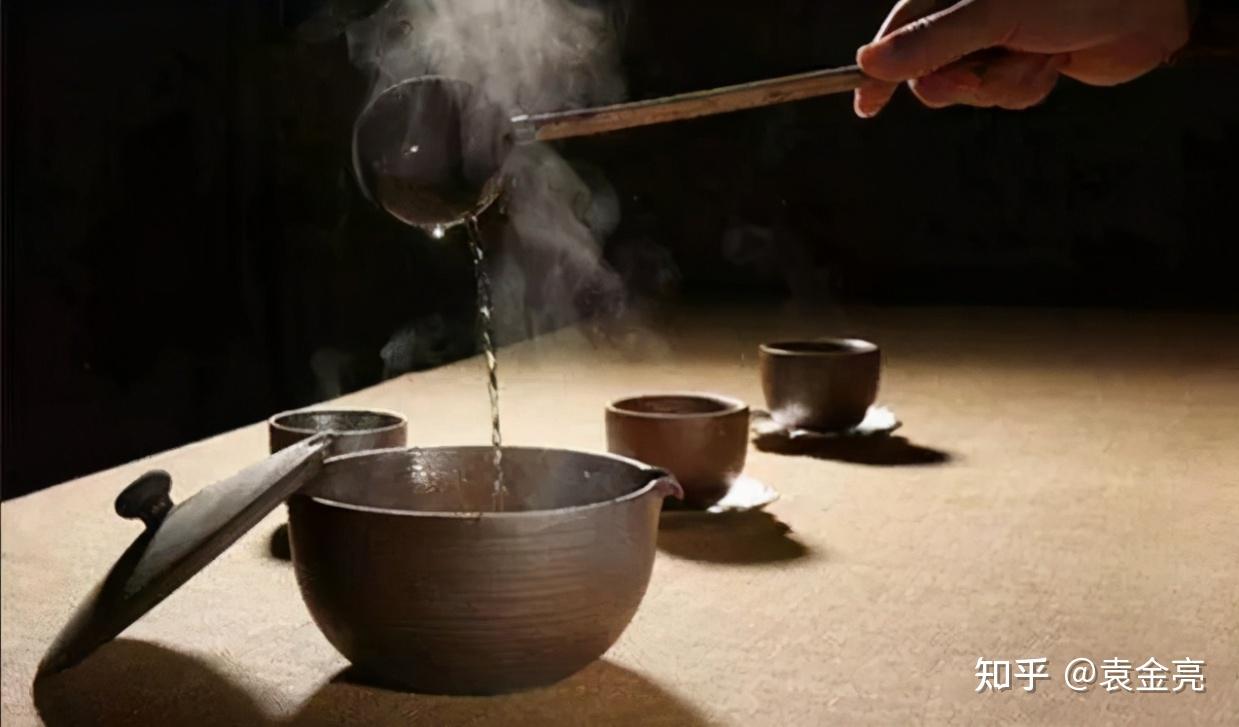 古人喝酒要烧酒如今的人却直接喝老酒鬼无奈说出实情