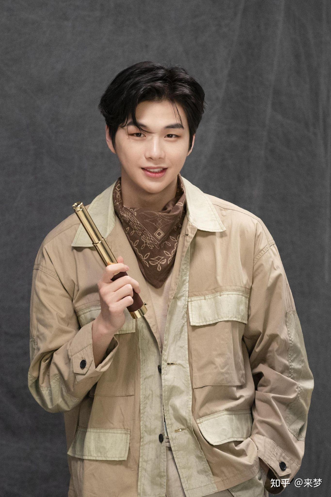 谁可以给我安利几个长得帅的爱豆嘛