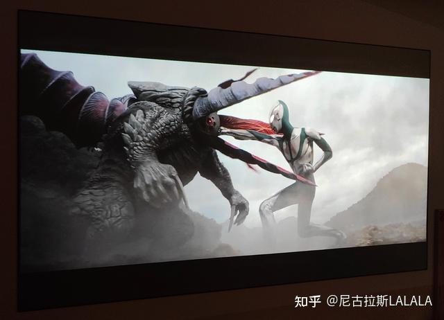 暗光下对比