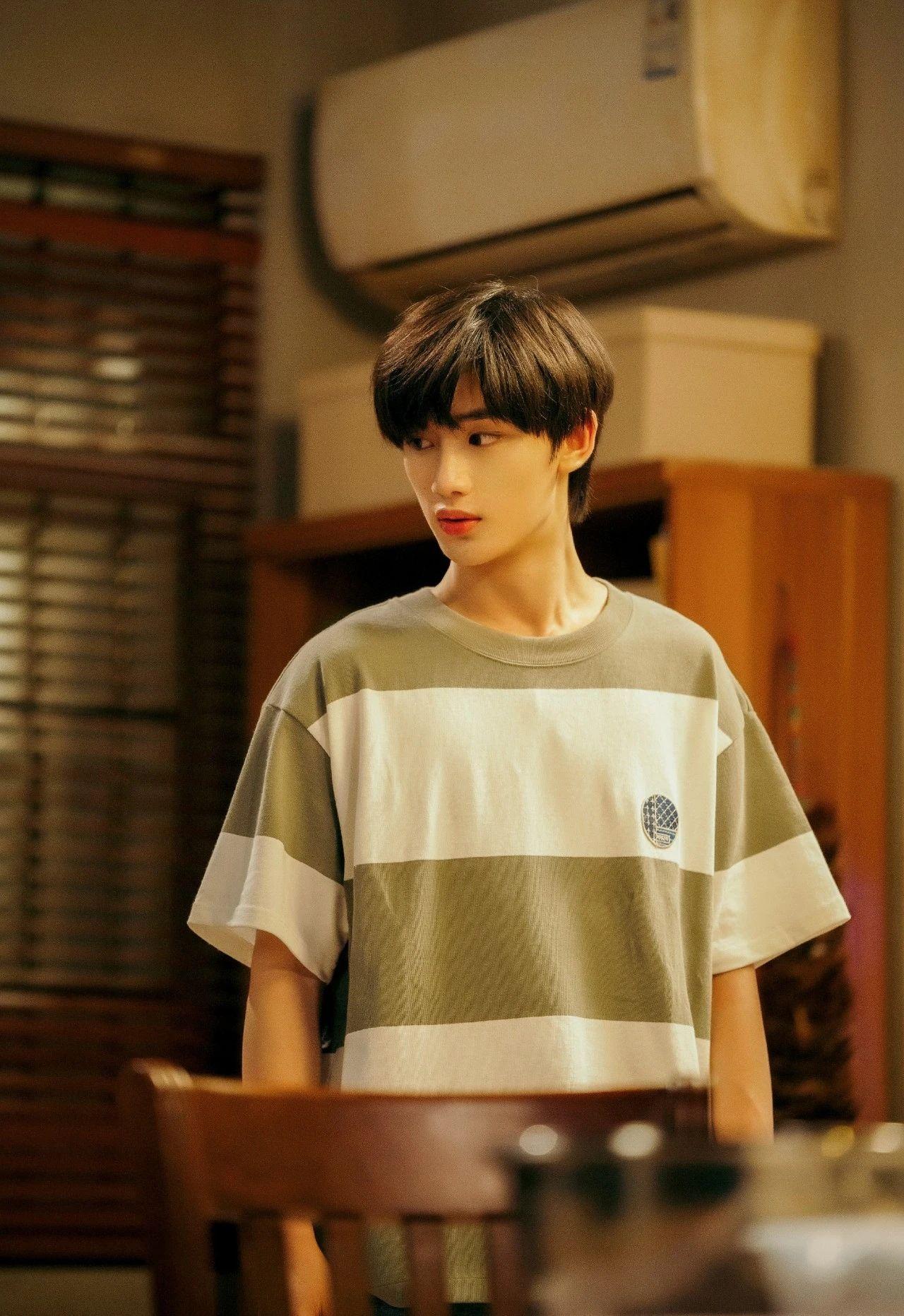 有哪些时代少年团丁程鑫的壁纸或头像吗? - 知乎