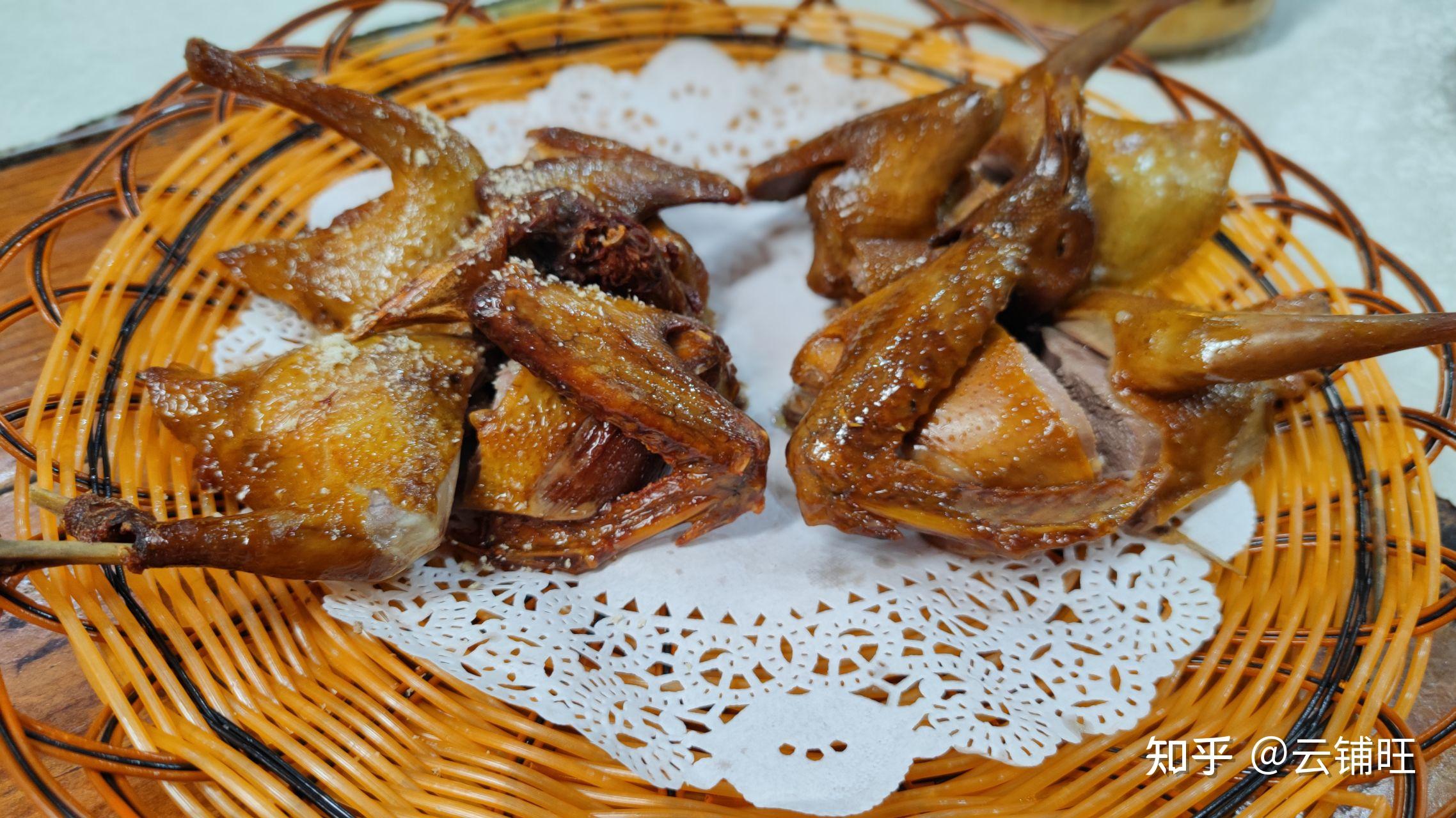 的,应该是从冰箱里拿出来加热的;另两个菜椒盐鸽子和鸽杂炒菜心也不行