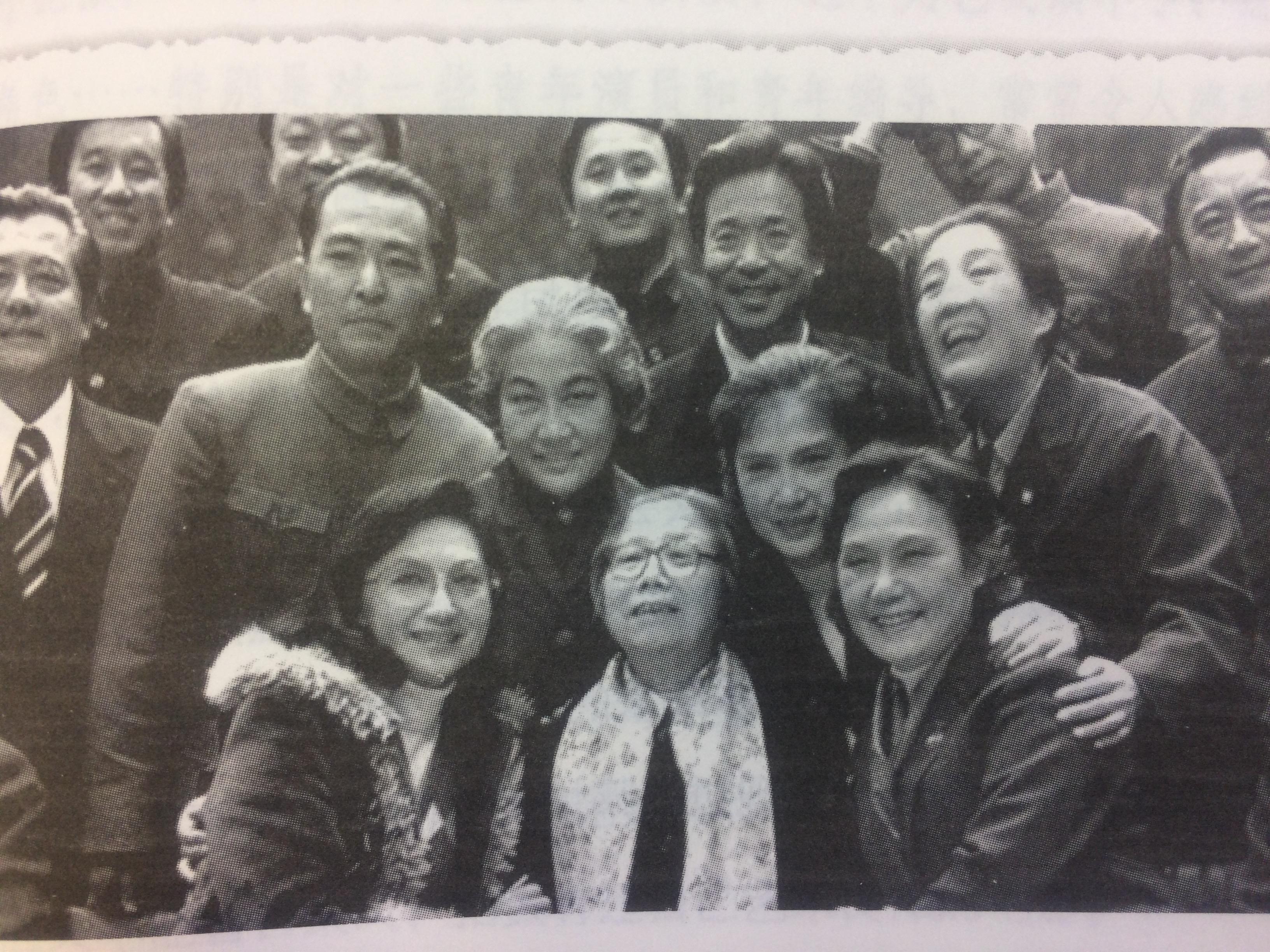 夏梦当年为什么要在「青鸟电影制片公司」前景