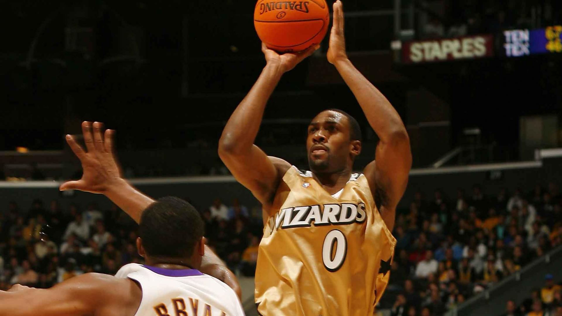 阿里纳斯是一名什么样的球员? - 知乎