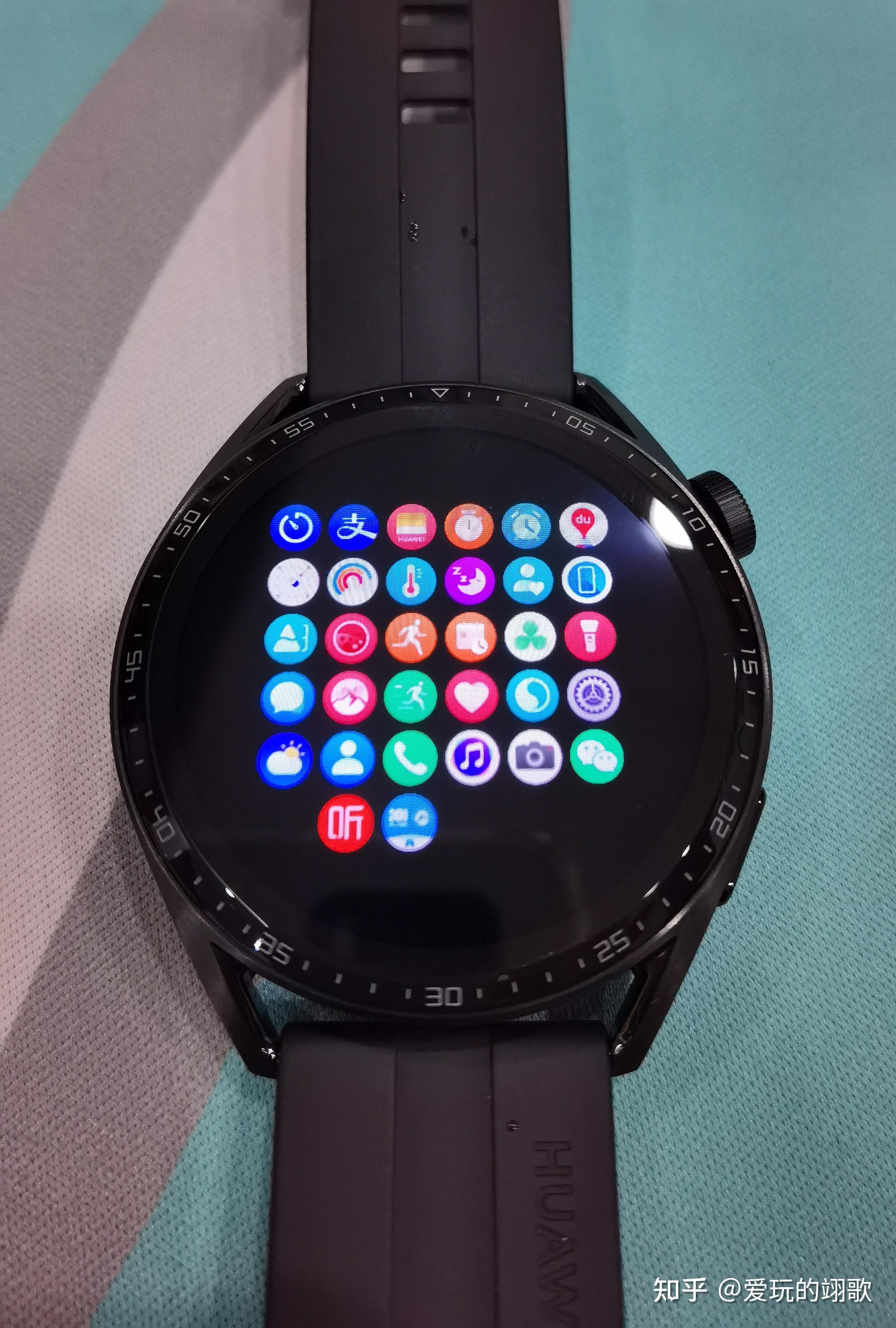 手表到手开箱开机一气呵成,首先就需要扫码,直接用华为手机本身就有的