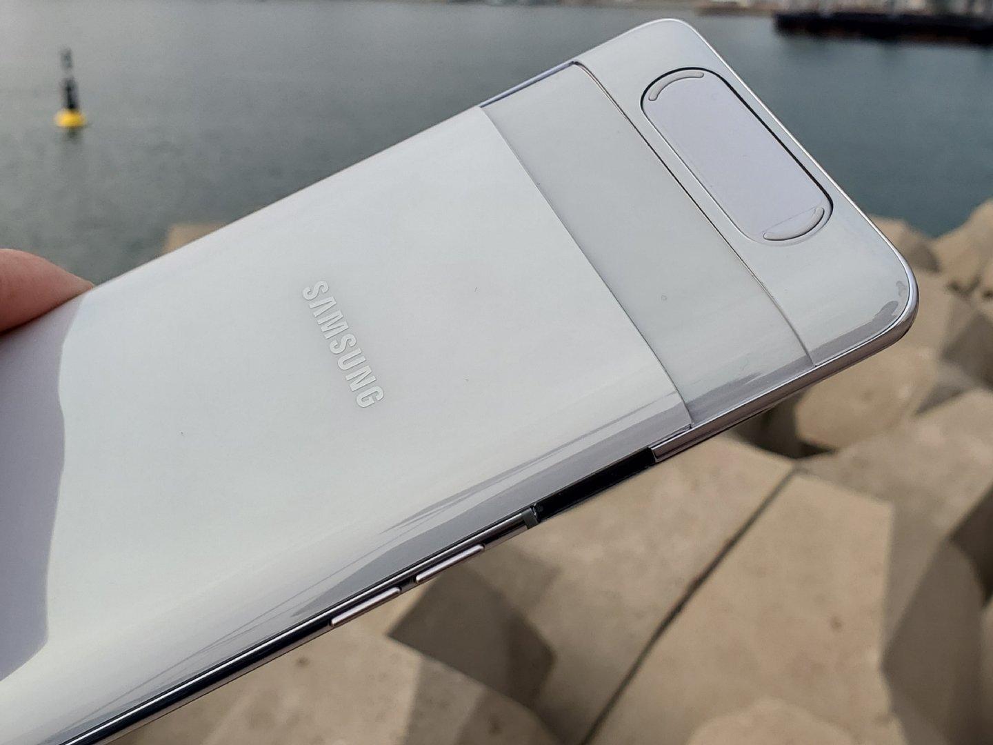 会眨眼的手机三星galaxya80