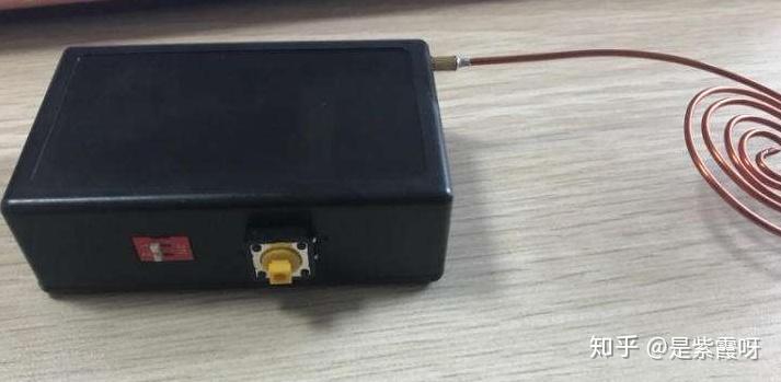 小黑盒干扰器图片