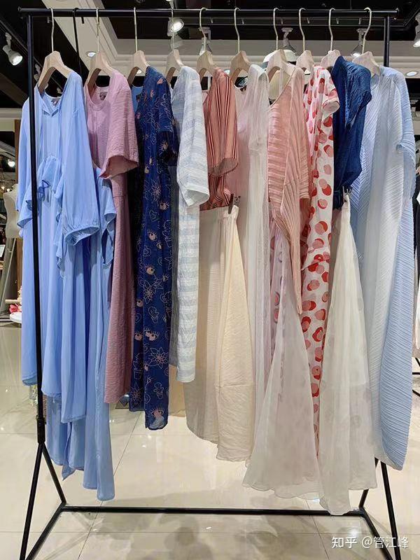台秀21新款品牌折扣女装专柜撤柜实体店直播间热卖批发货源