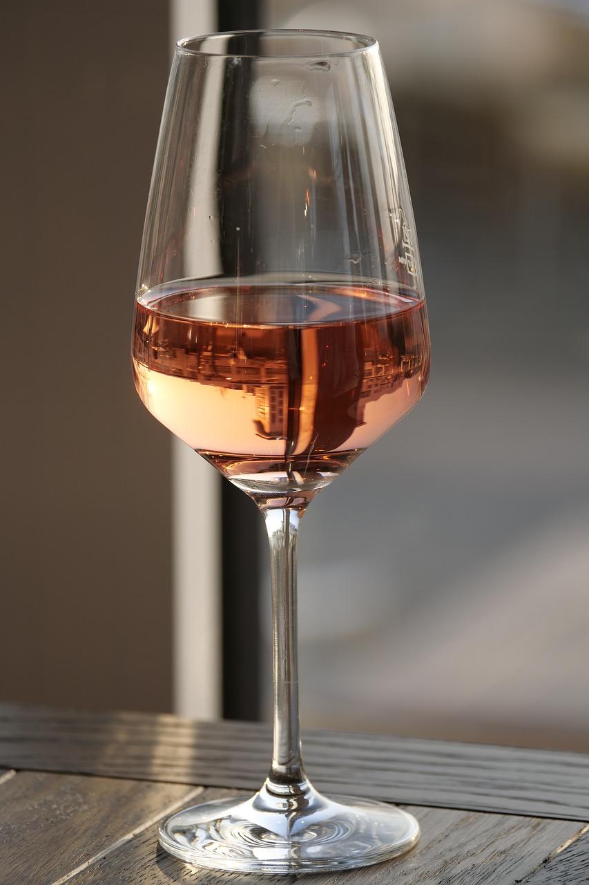 2. 食用酒精擦拭