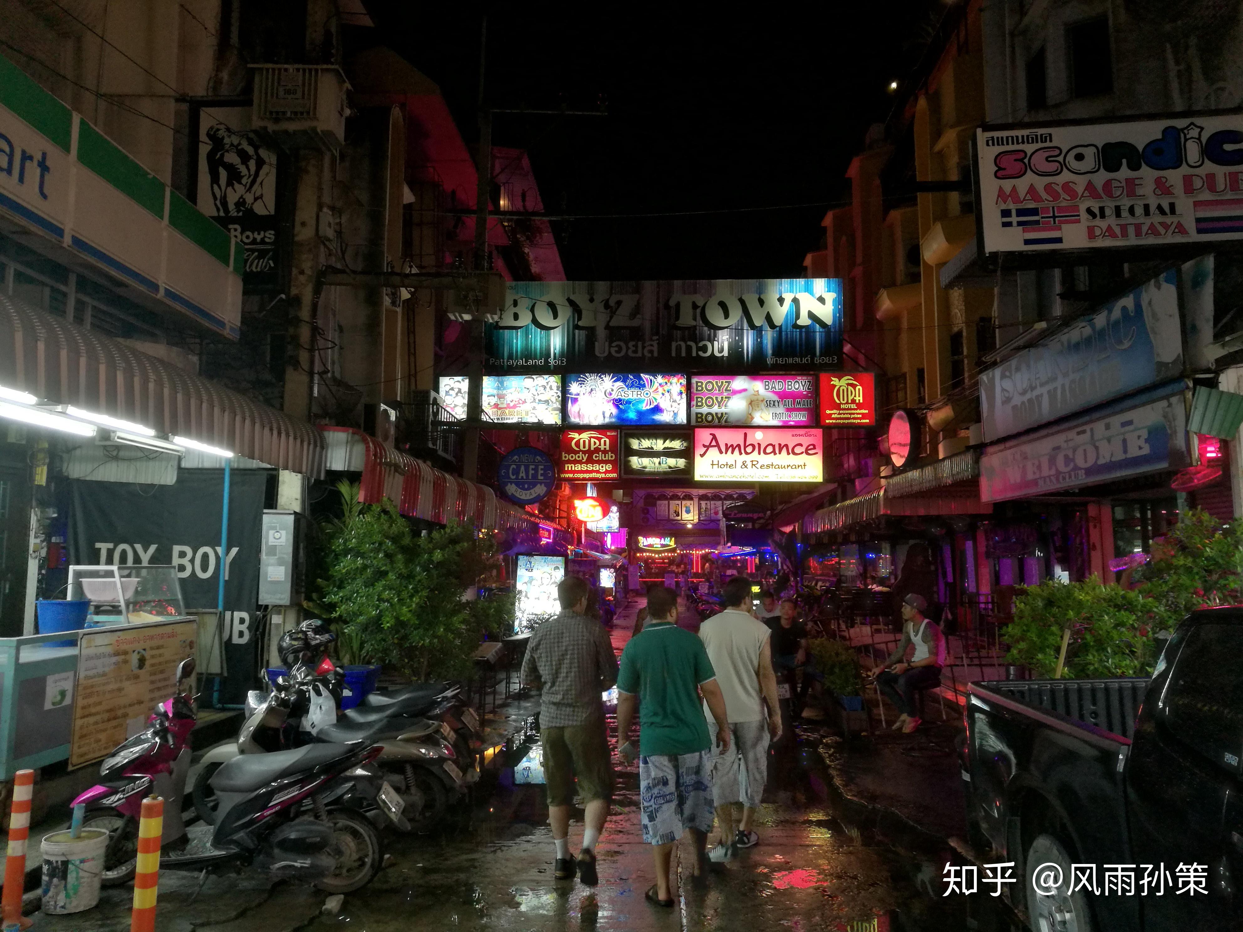 探秘泰国芭提雅步行街 声色犬马号称“男人天堂”
