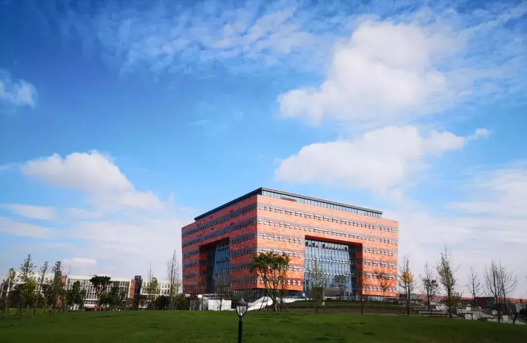 这礼是成都高校宣讲我们玩儿一次特别的