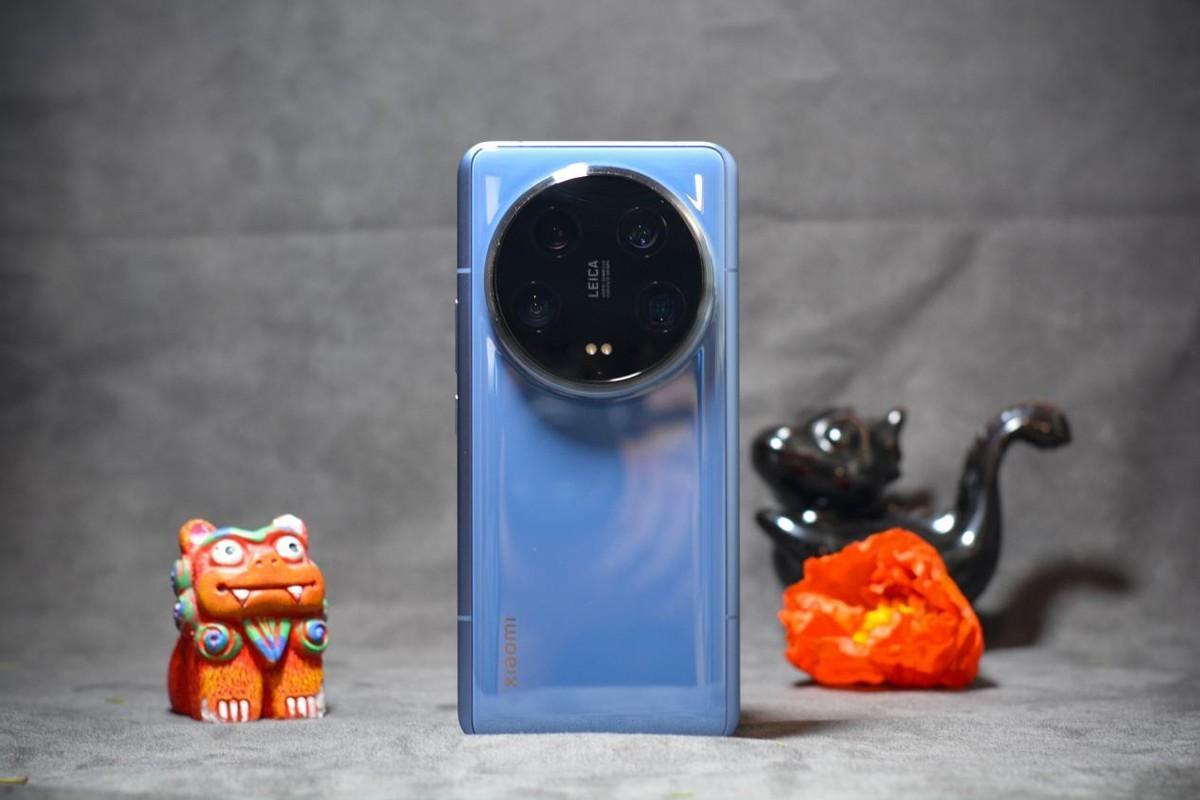 有网友吐槽,小米手机都卖到6000出头了,有这样的价格,还不如买华为