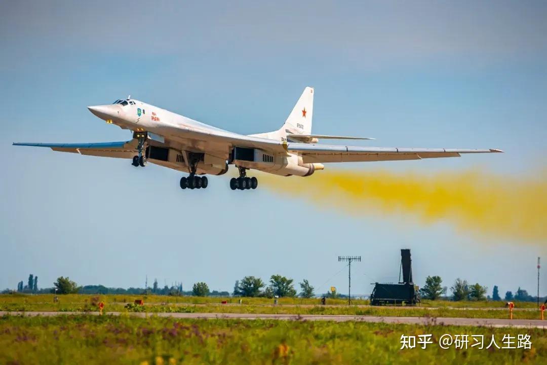 凤凰涅盘俄罗斯图160m战略轰炸机加速复产国防部长喜笑颜开