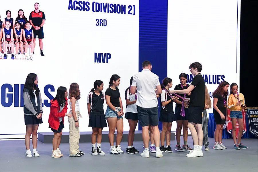 冠军风采超燃sais竞技队在seasac比赛中斩获多枚奖牌