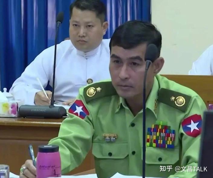 甚至还交出了几个大头目,包括缅甸佤邦联军副总司令